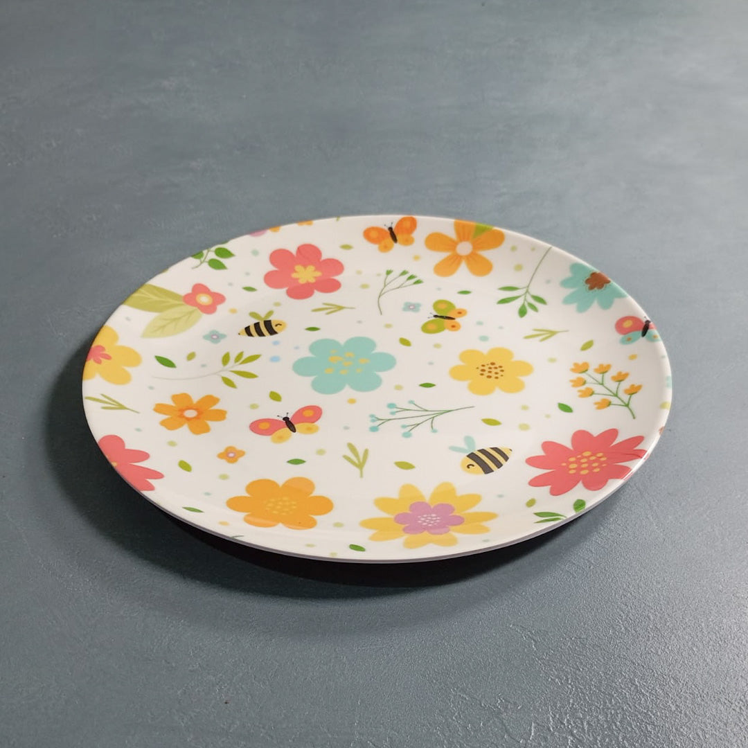 Nature-themed round plate