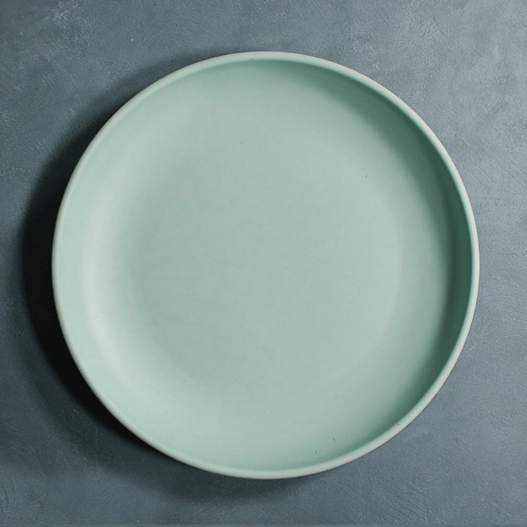 Minimalist serving plate